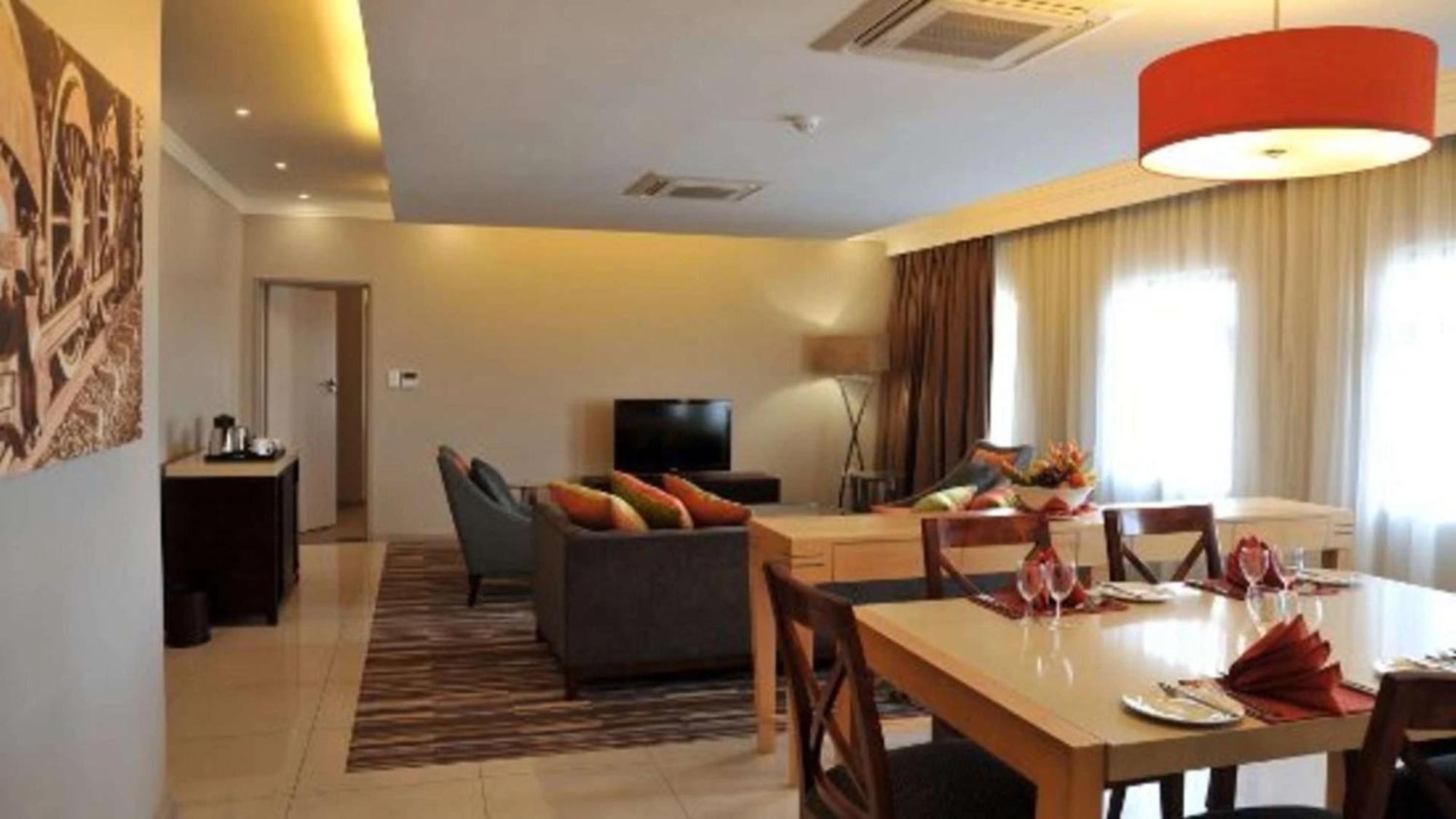 Cresta Mahalapye Hotel מראה חיצוני תמונה